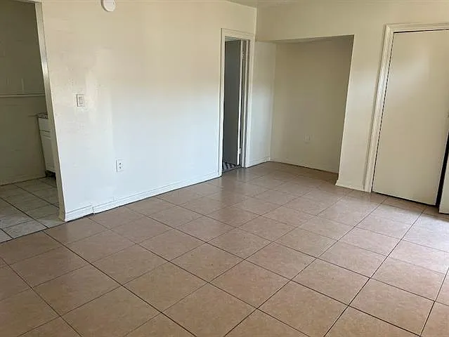 689 Central Ave #I — Photo 6