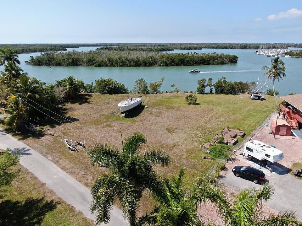 1st image of 733 Palm Point Dr