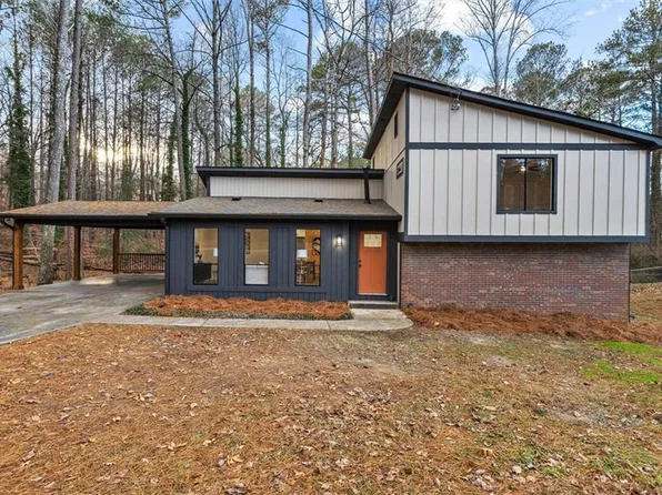 480 Pineburr Ln, Stone Mountain, GA 30087