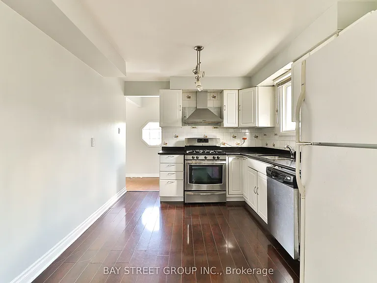 489 Fergo Ave #UPPER — Photo 7