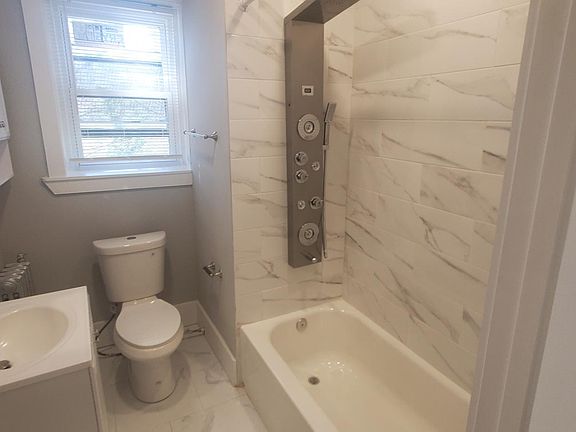 5th image of 6110 McCallum St #3F