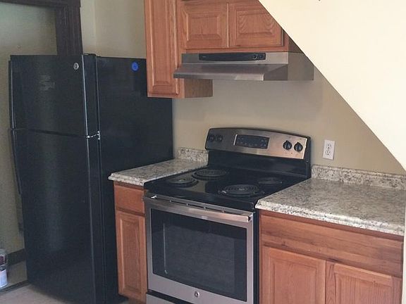 3rd image of 50 Evelyn St