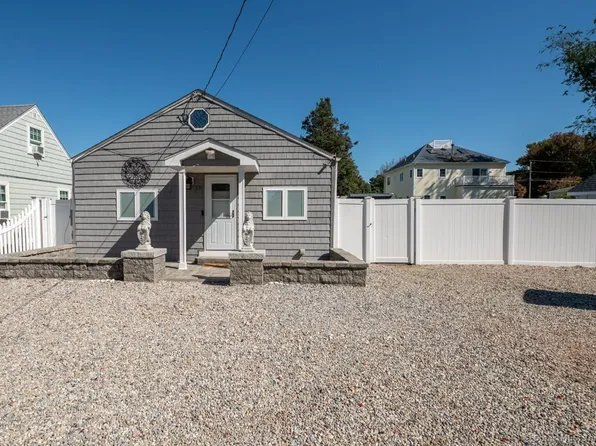 12 Bellaire Drive, Old Saybrook, CT 06475