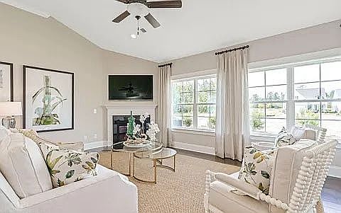 5th image of 5745 Park West Cir