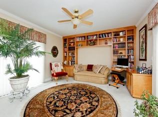 1 N Bishop St APT 5, Chicago, IL 60607