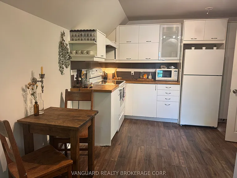 76 Wellington St W #NEW — Photo 2