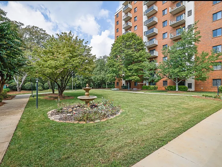 300 Johnson Ferry Rd #A709 — Photo 17