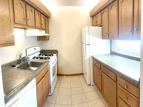 5th image of 19 Oakridge Ct #19