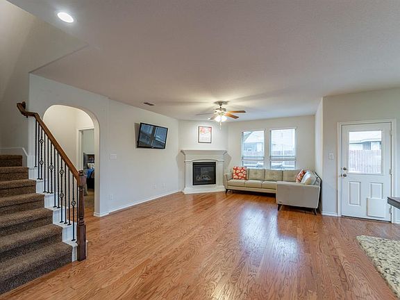 5th image of 15728 Oak Pointe Dr