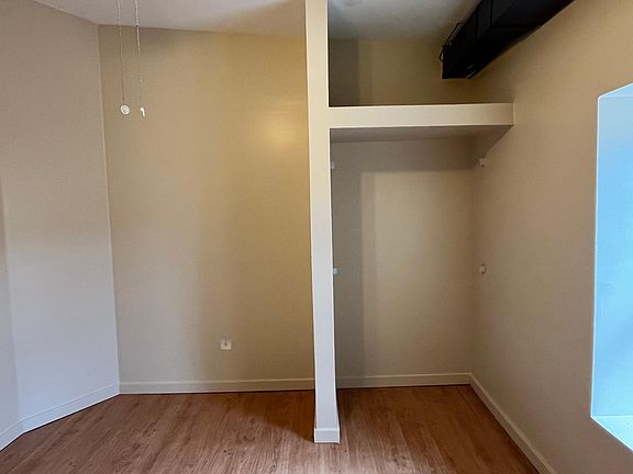 2nd image of 1921 W Diamond St #4