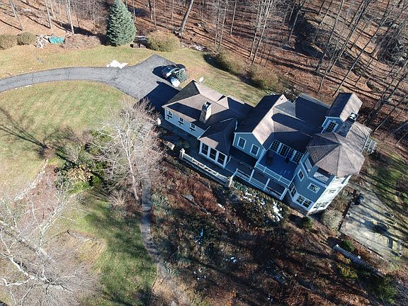5th image of 41 Curry Ln