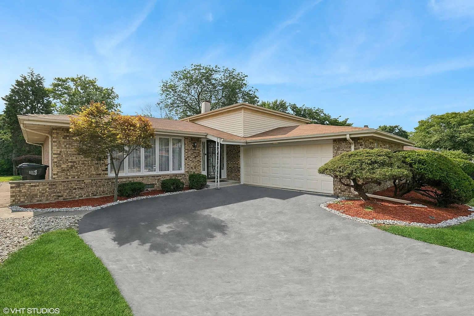 17136 Cornell Ave photo 1