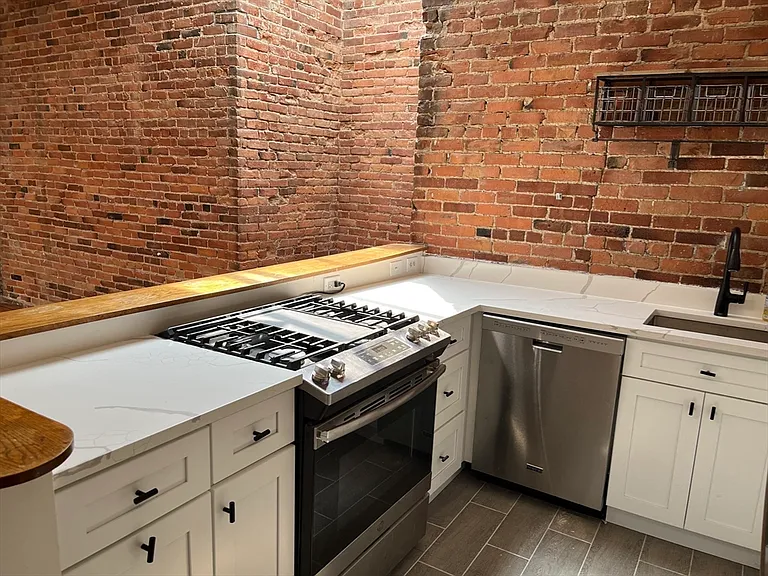 101 Cedar St #3 — Photo 12