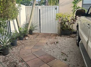 10720 SW 52nd Ter, Miami, FL 33165