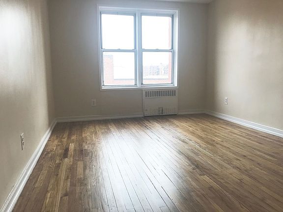 5th image of 1336 Caffrey Ave #3C