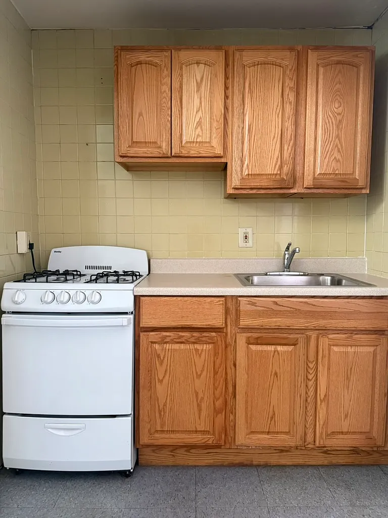 3420 Powelton Ave — Photo 3