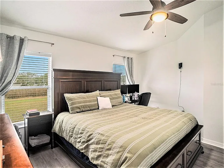 7833 Carriage Pointe Dr — Photo 13