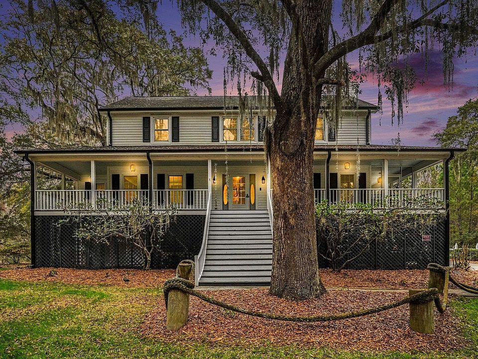 1st image of 753 Robin Dr.