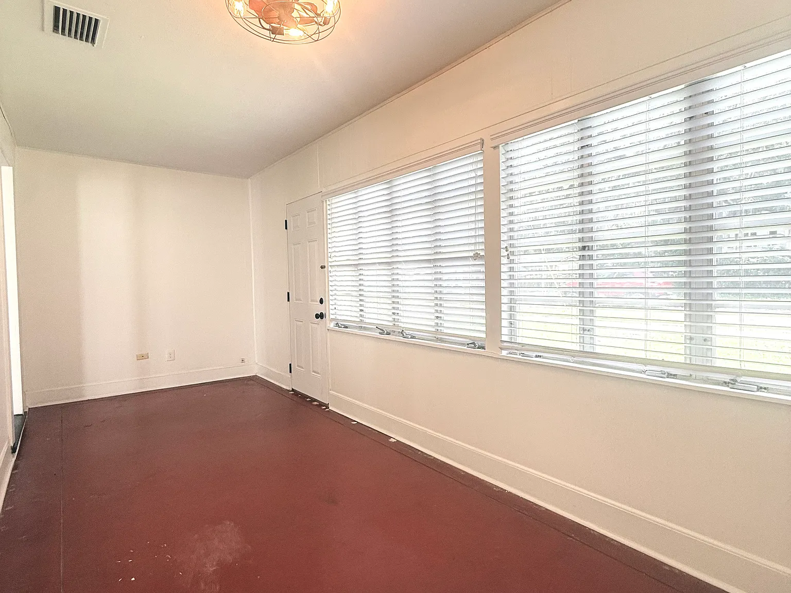 3 bed, 1452 sqft, $3,400 — Photo 3