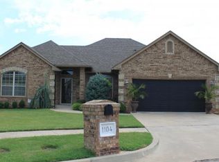 1104 Glen Eagles Ct, Norman, OK 73072