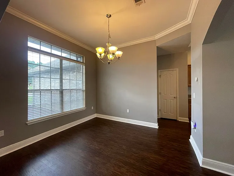 148 Crab Apple Ave — Photo 2