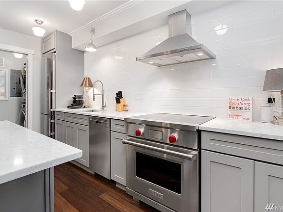 4th image of 325 Harvard Ave E APT 101