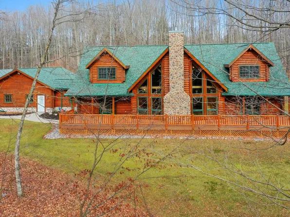 W14888 Fishermans Ln, Silver Cliff, WI 54104