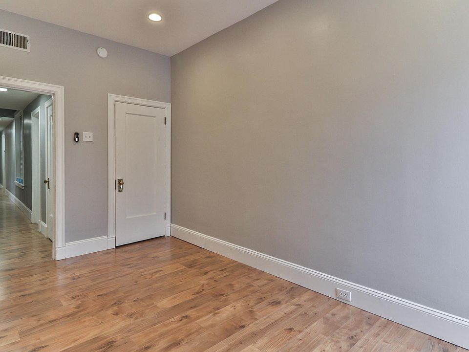 Apt Entrance