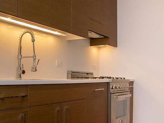 2nd image of 325 Lexington Ave APT 6D