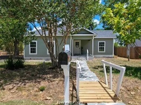 501 N Watson St, Franklin, TX 77856