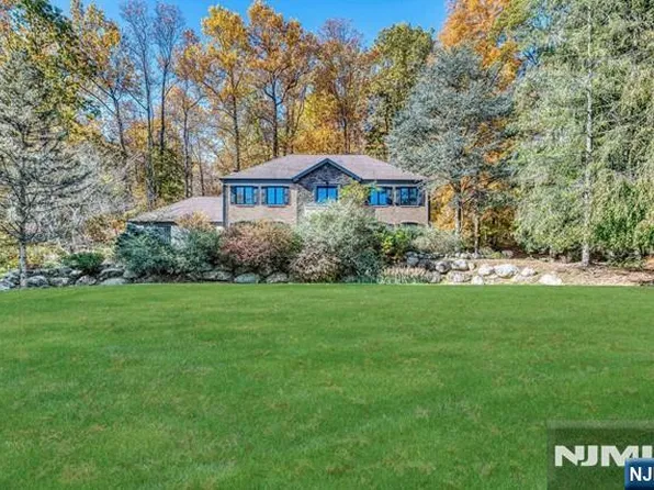 801 Pony Trail, Franklin Lakes, NJ 07417