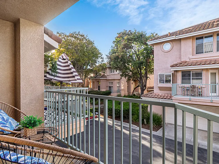 6048 Roma Ter — Photo 30