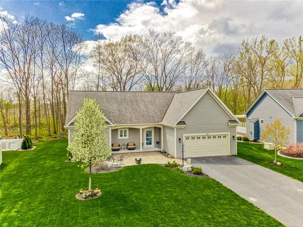 157 York Bay Trl, West Henrietta, NY 14586