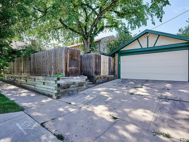 701 S Race St — Photo 23