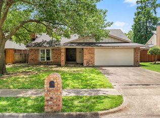 826 Via Valencia, Mesquite, TX 75150