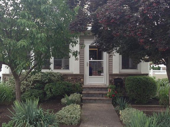 Front Entrance from walkway