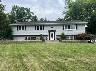40 Stephenville Pkwy, Edison, NJ 08820