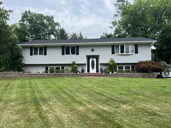 40 Stephenville Pkwy, Edison, NJ 08820