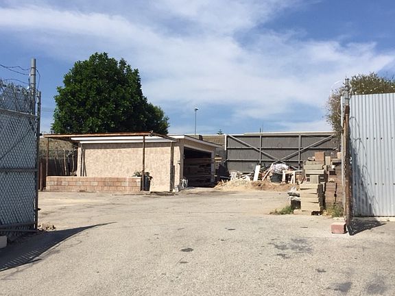 3rd image of 25857 Senator Ave