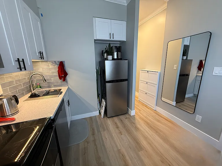672 N 19th St #1 — Photo 3