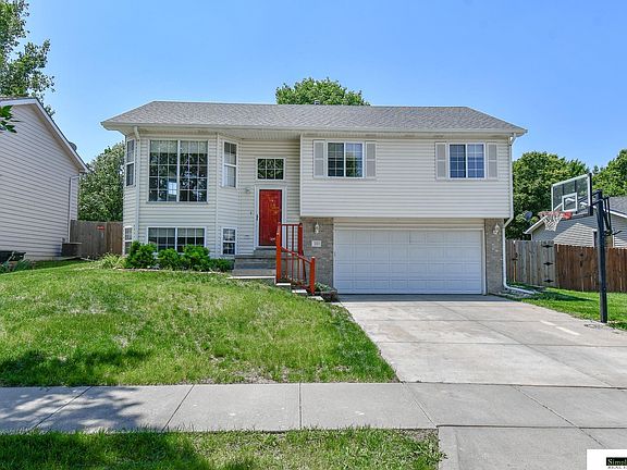 2nd image of 531 W Carrine Dr