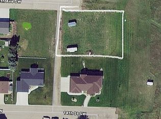 1209 13th Ave SW, Jamestown, ND 58401