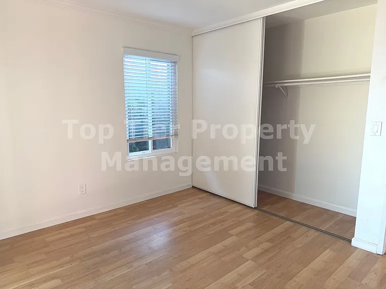 125 Acacia Ave — Photo 35