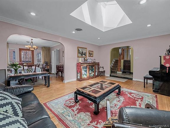 3rd image of 8204 141st St