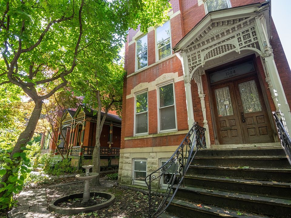1st image of 1524 N Hoyne Ave