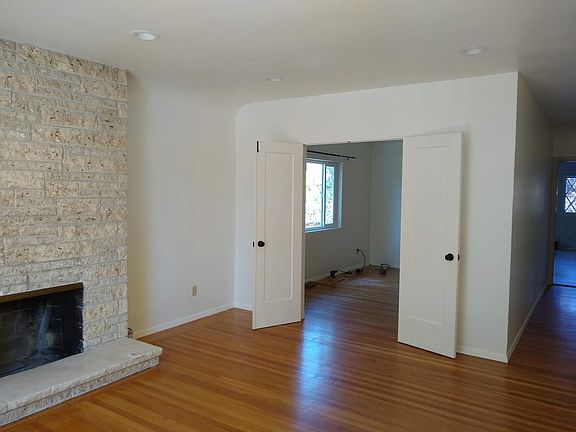 4th image of 525 S Grant St