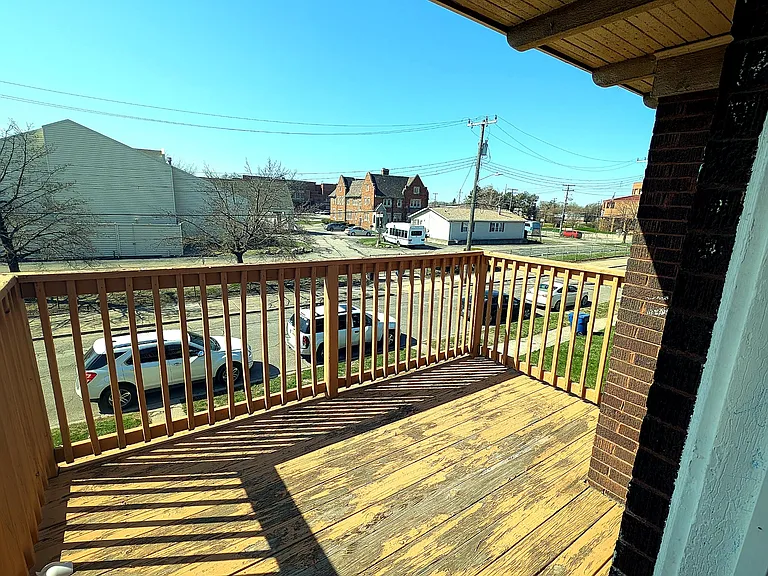30 W Henry St — Photo 10