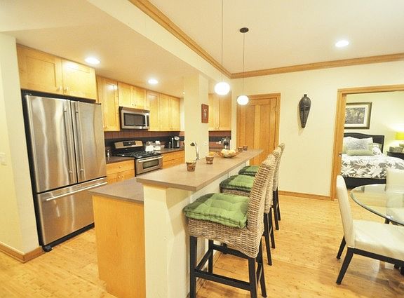 5th image of 1215 E Madison Park APT 1