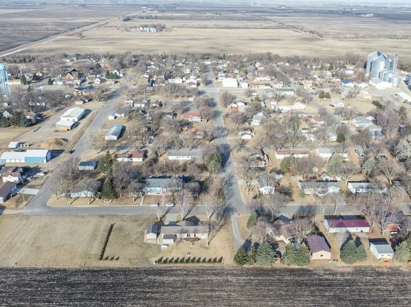 Bernice St, Milroy, MN 56263