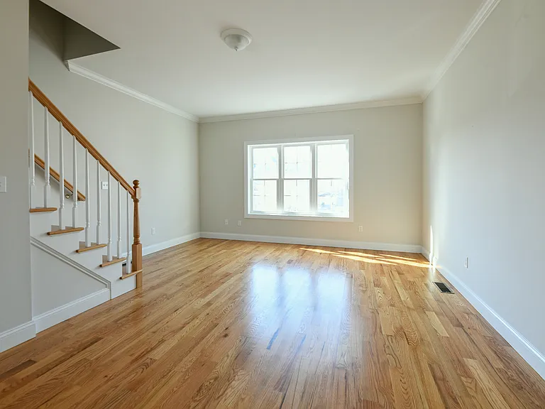 446 New Haven Ave #A — Photo 8